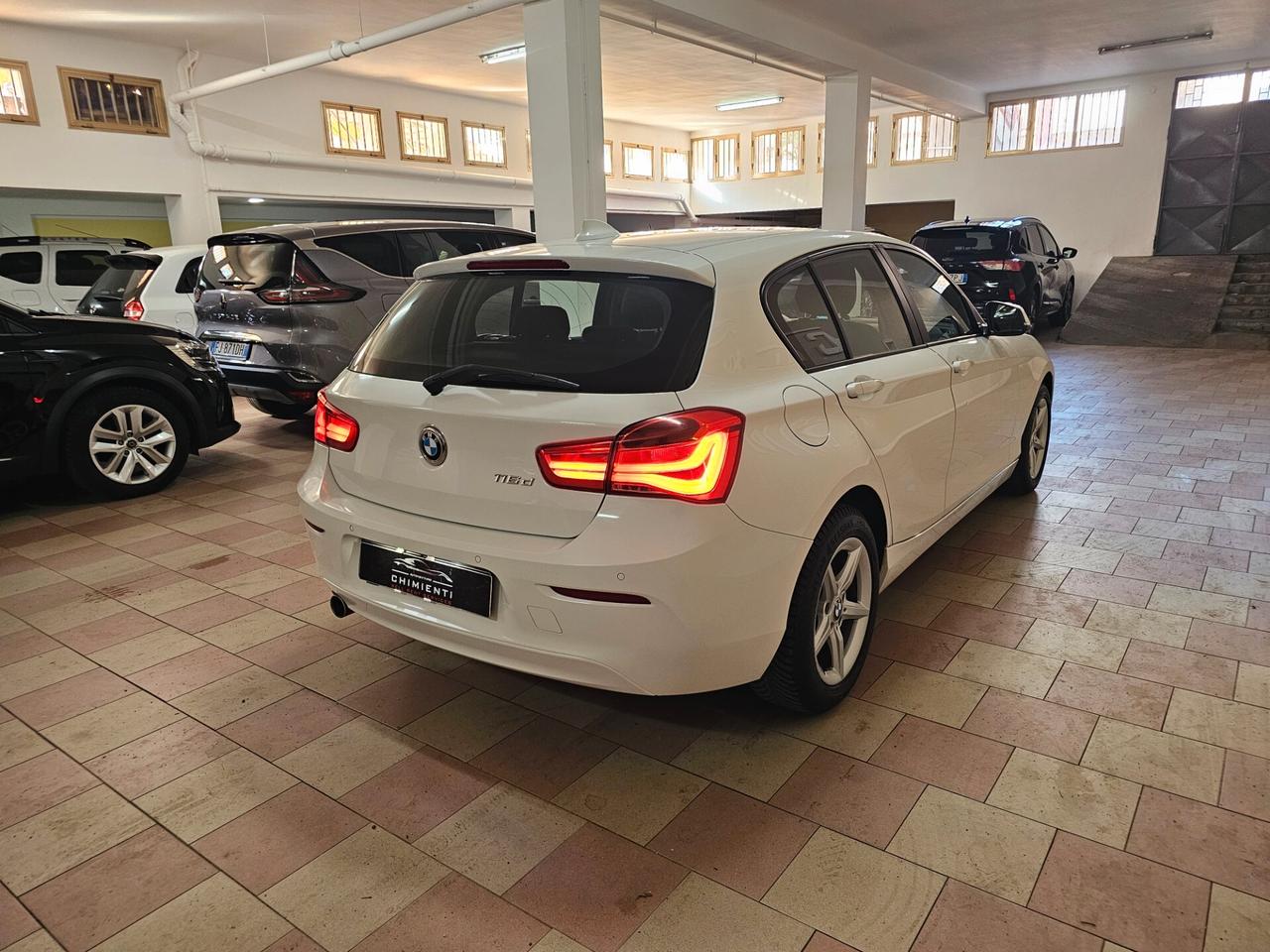 Bmw 116 116d 5p. Urban