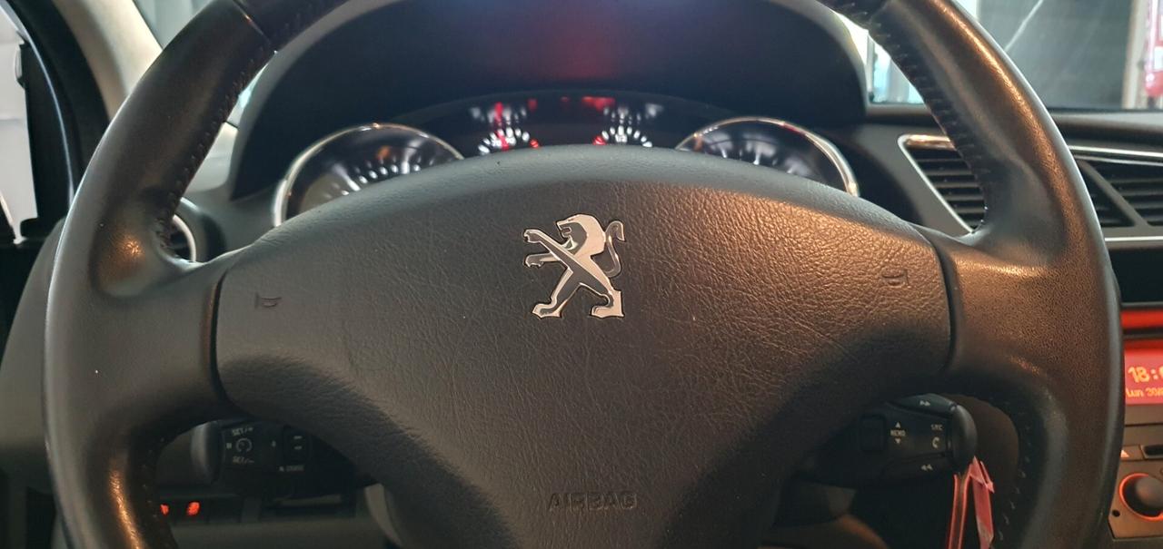 Peugeot 3008 1.6 HDi 115CV Active