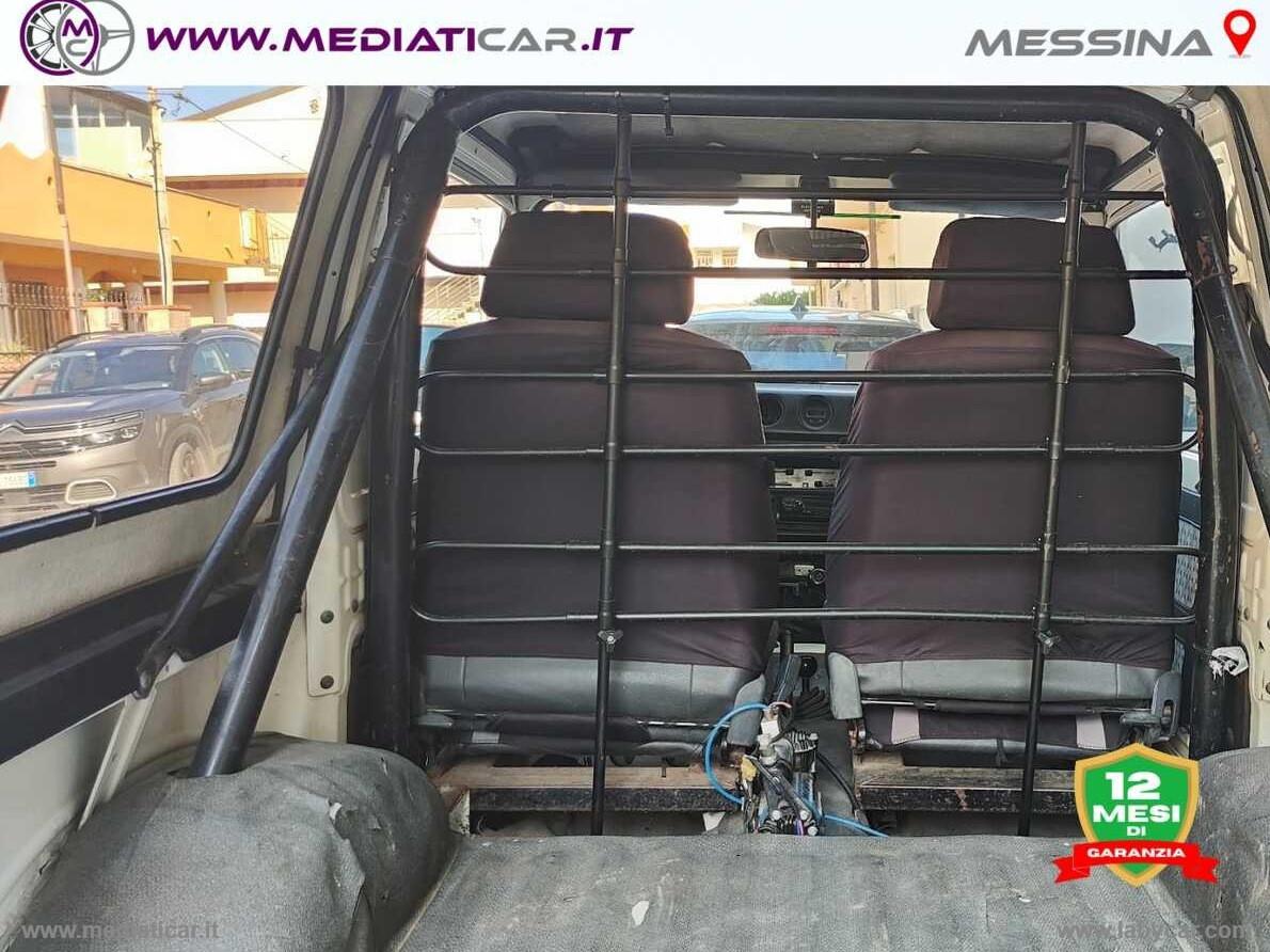SUZUKI SJ413 Berlina Autocarro