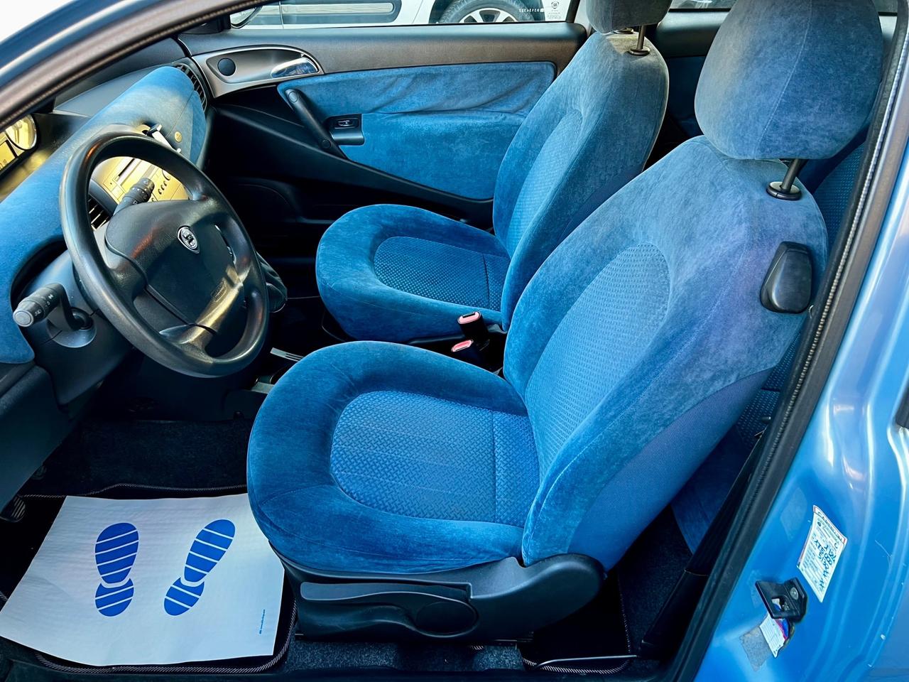 Lancia Ypsilon 1.2 16V Argento