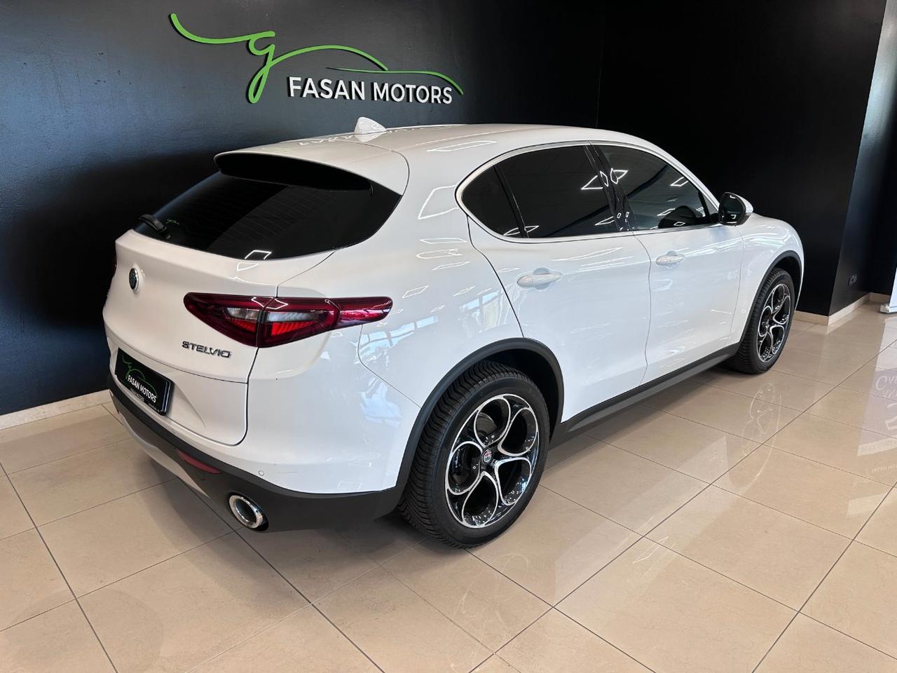 Alfa Romeo Stelvio 2.2 t Executive Q4 210cv auto my19