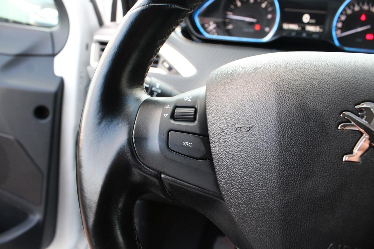 Peugeot 2008 BlueHDi 100 S&S Allure