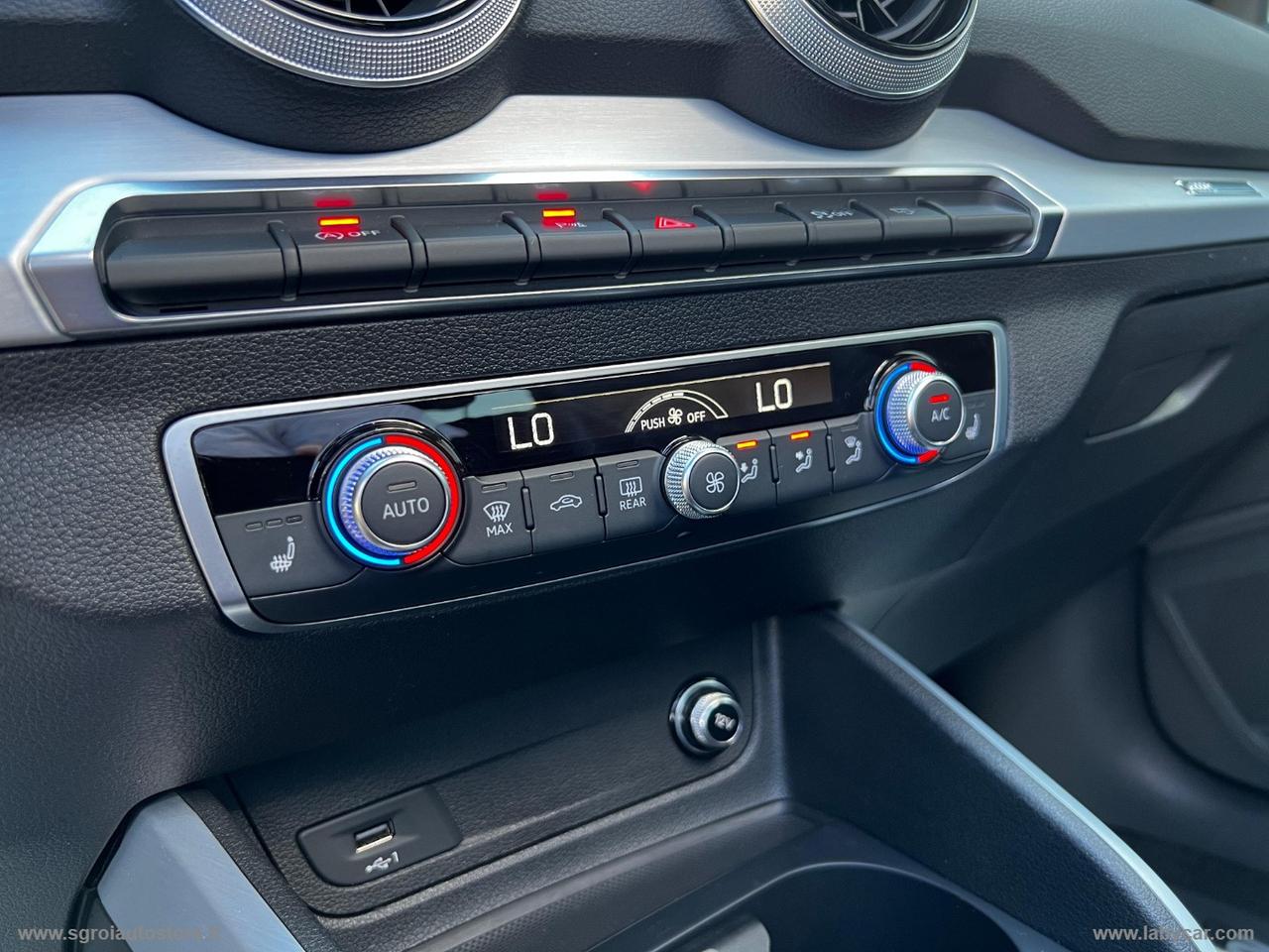 AUDI Q2 30 TDI S line Edition