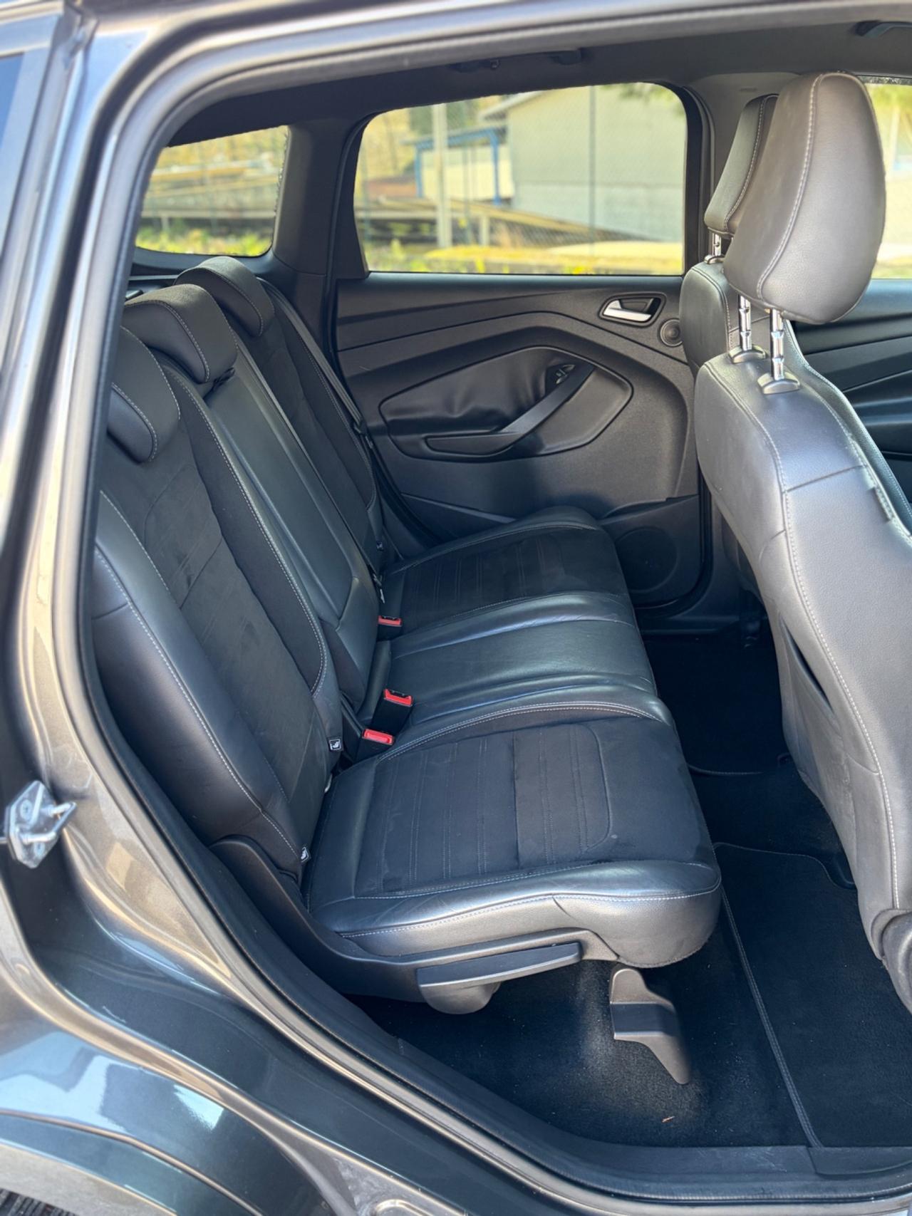 Ford Kuga 1.5 TDCI 120 CV S&S 2WD ST-Line