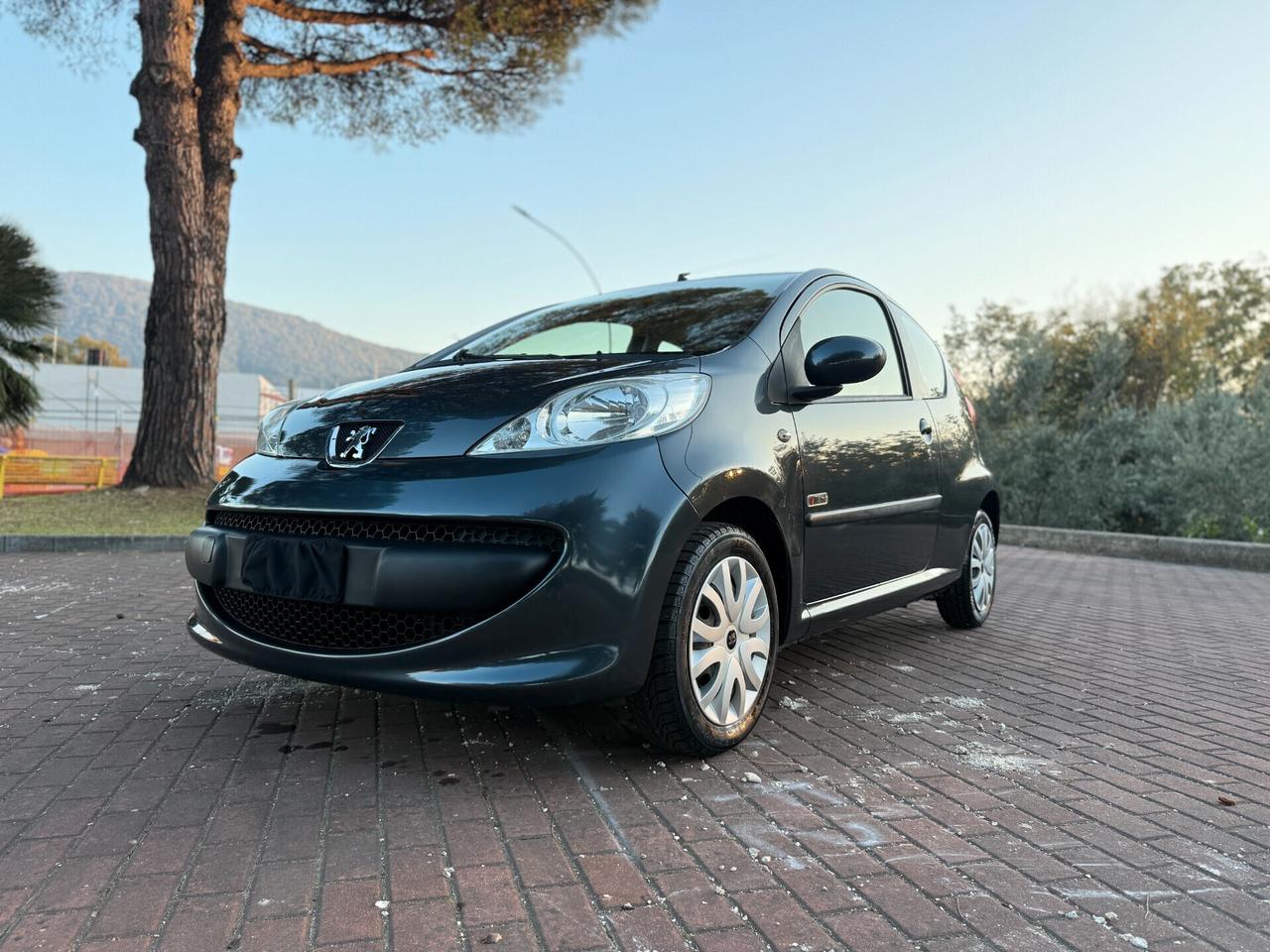 Peugeot 107 1.0 68CV 3p. Sweet Years neopatentati,ottime condizioni