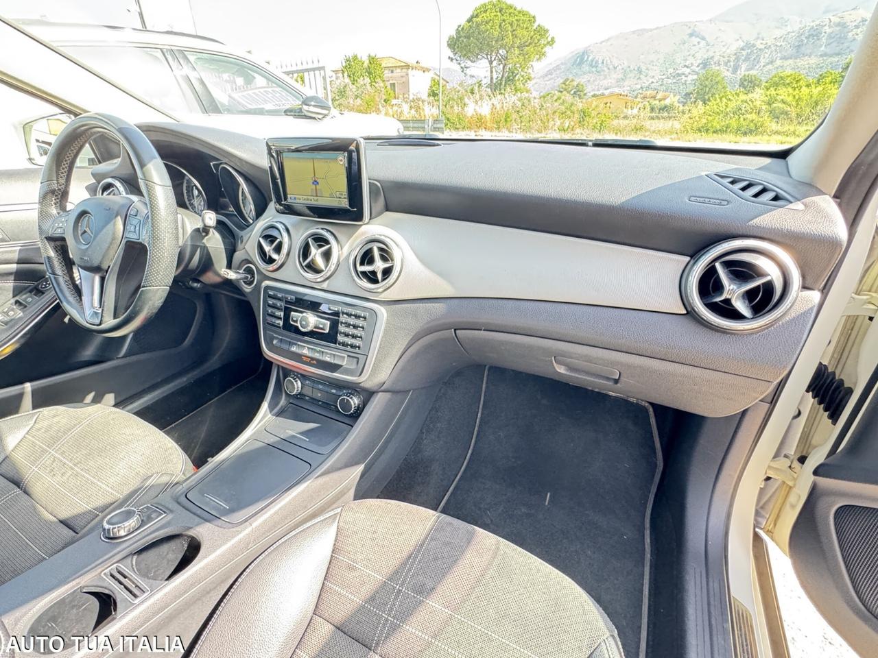 MERCEDES-BENZ GLA 200CDI PREMIUM PER NEOPATENTATI