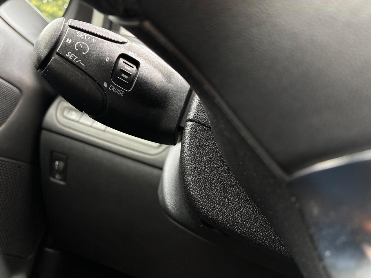 Peugeot 208 BlueHDi 100 S&S Signature