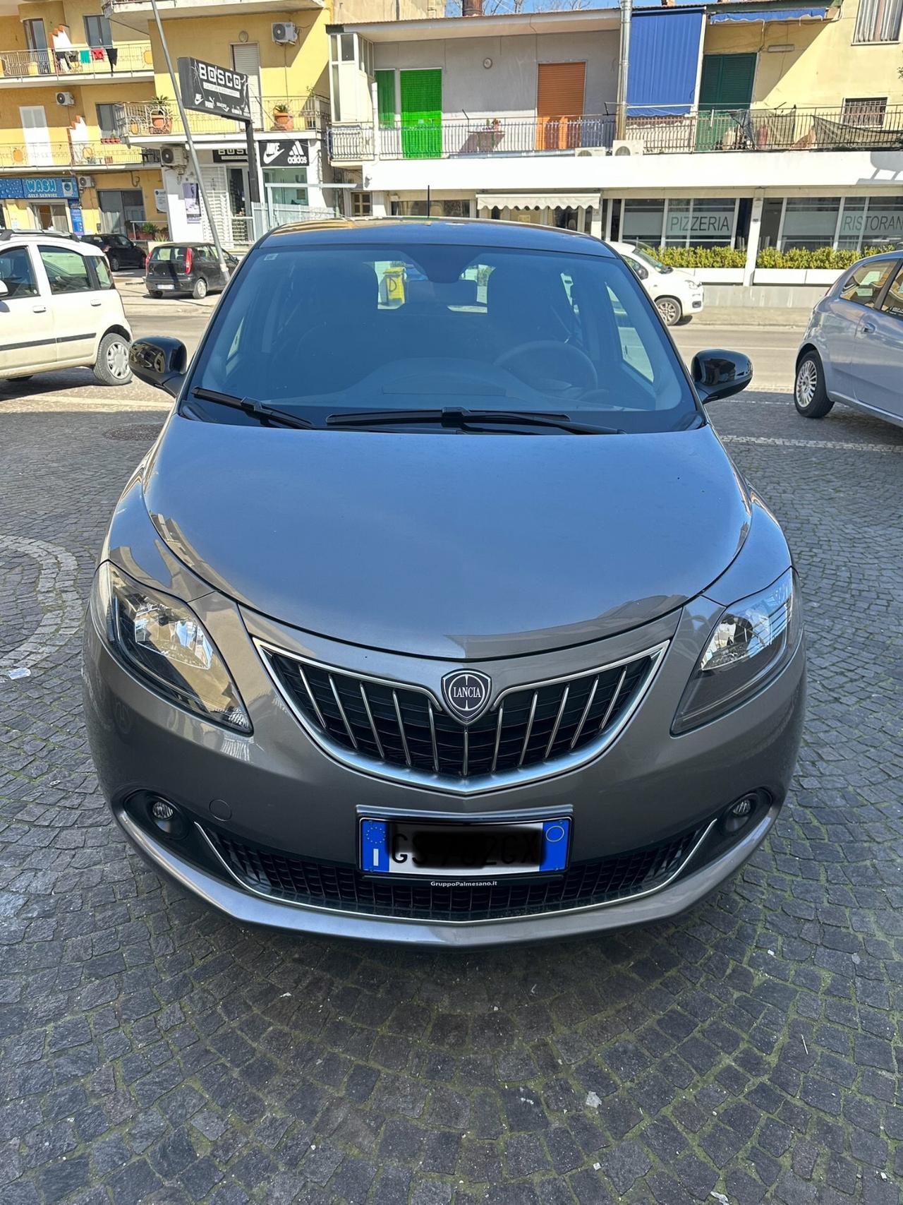 Lancia Ypsilon 1.0 FireFly 5 porte S&S Hybryd Gold