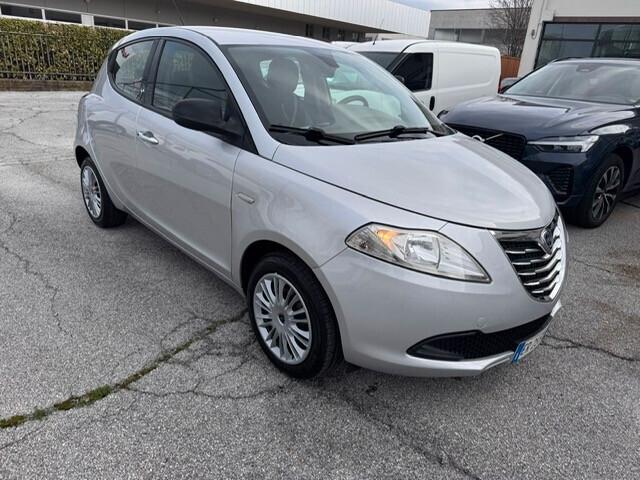 Lancia Ypsilon 1.2 69 CV 5 porte Silver