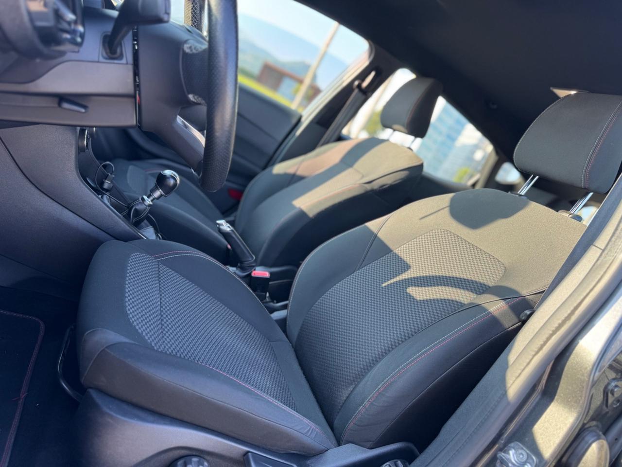 FORD FIESTA 1.0 BENZINA ST-LINE GARANZIA 12 MESI
