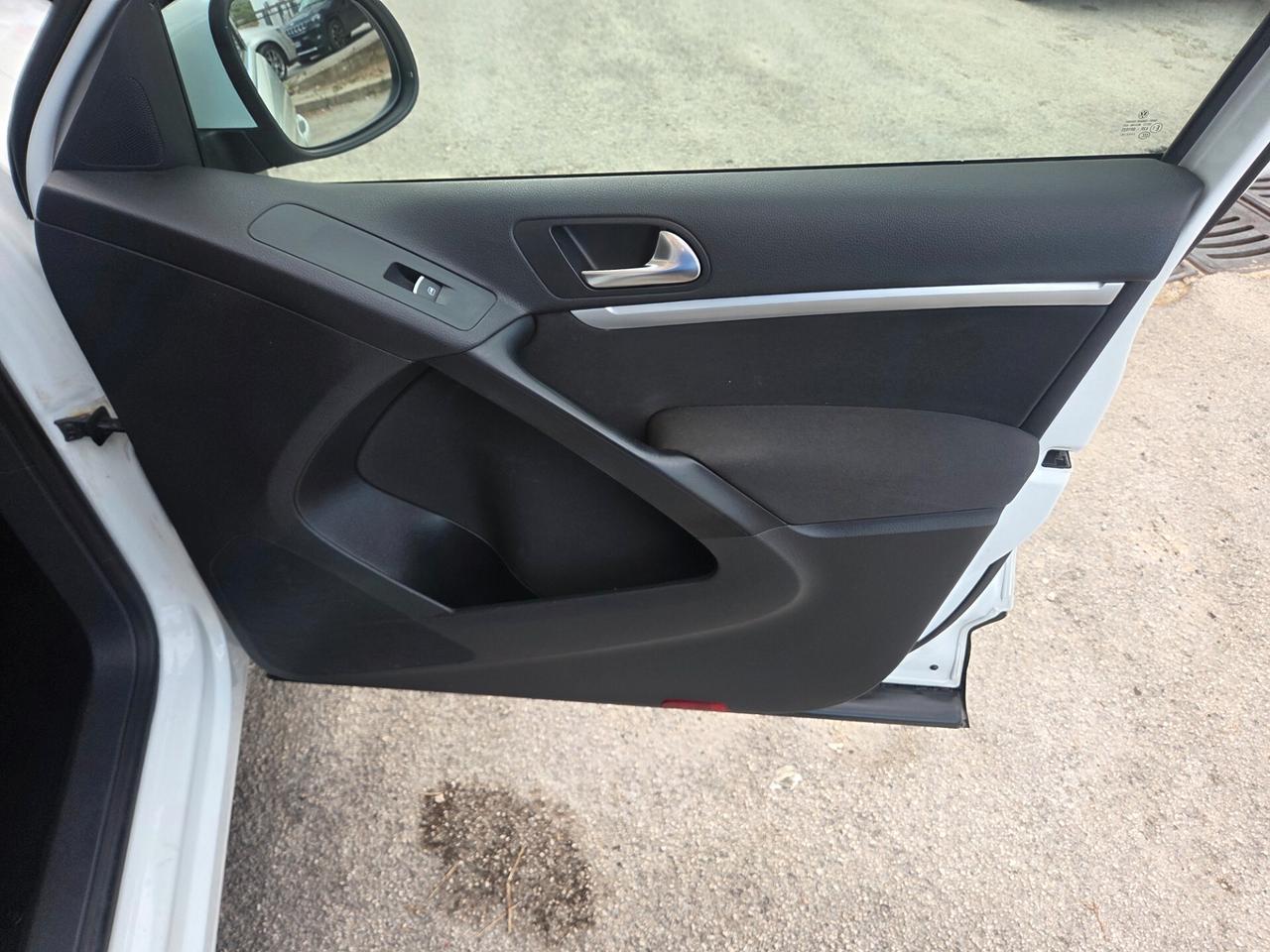 VW TIGUAN 2.0 TDI ANNO 2015 NAVI PARK ASSIST KMCERTIF