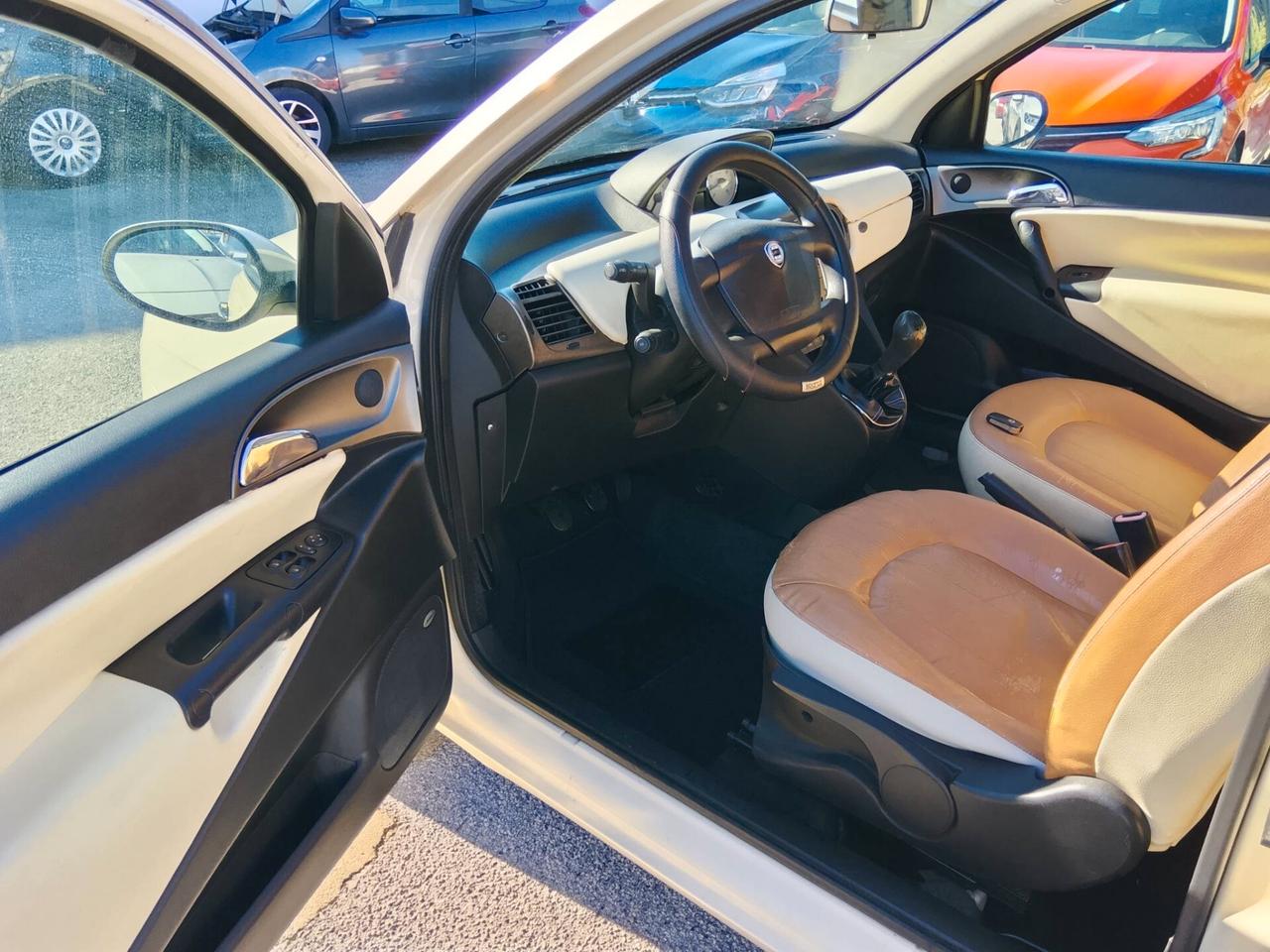 Lancia Ypsilon 1.3 Multijet 16V Platino