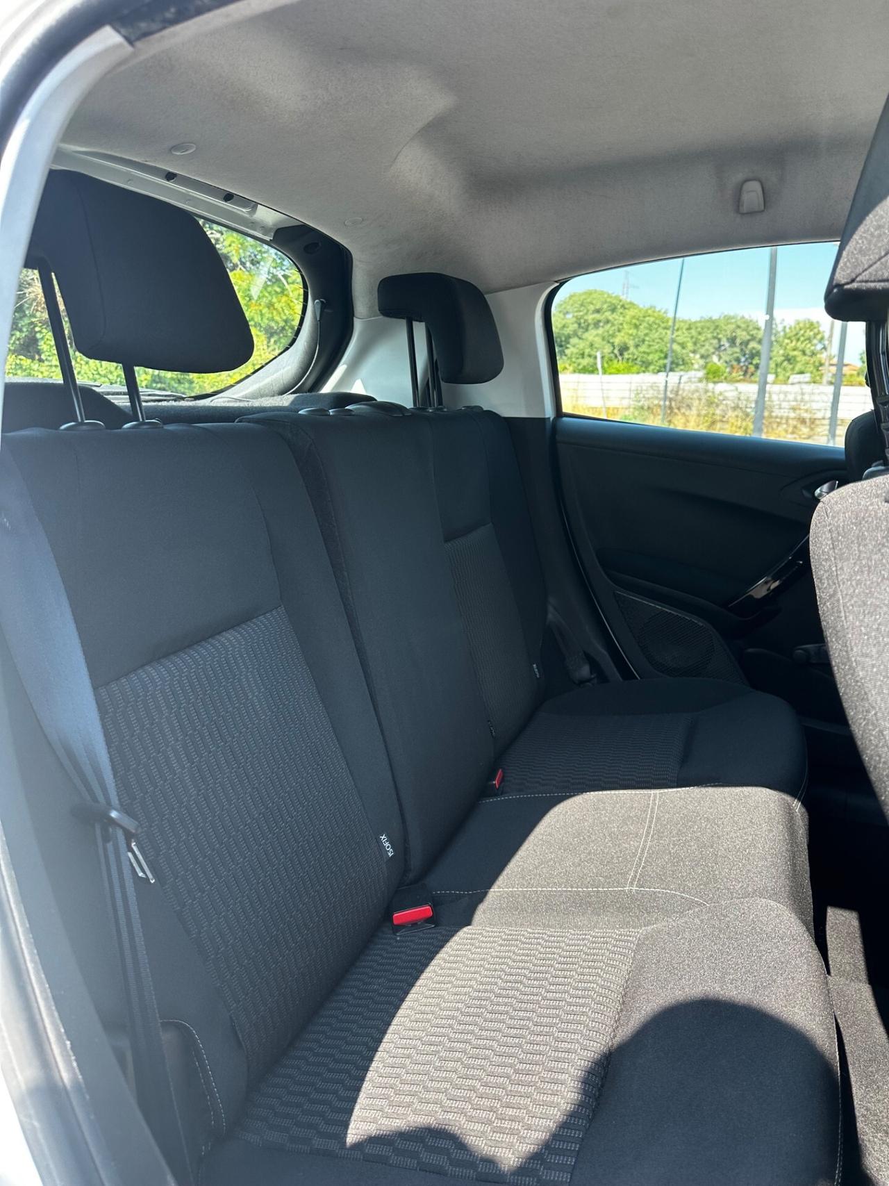 Peugeot 208 BlueHDi 100 5 porte Allure