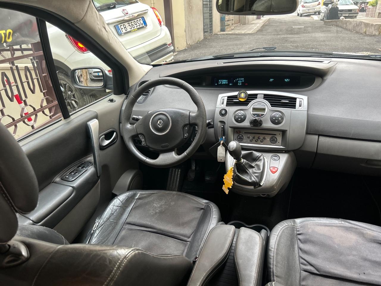 Renault Scenic Grand Scénic 1.5 dCi/105CV PlayStation Portable