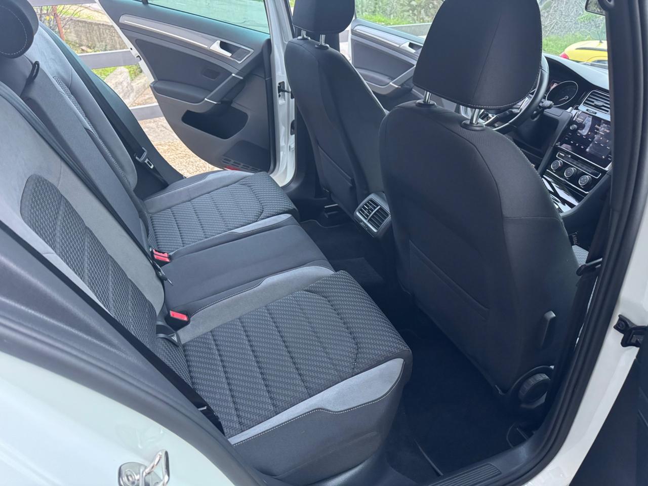 Vw Golf 2.0 TDI - R.LINE - FARI LED - 2019