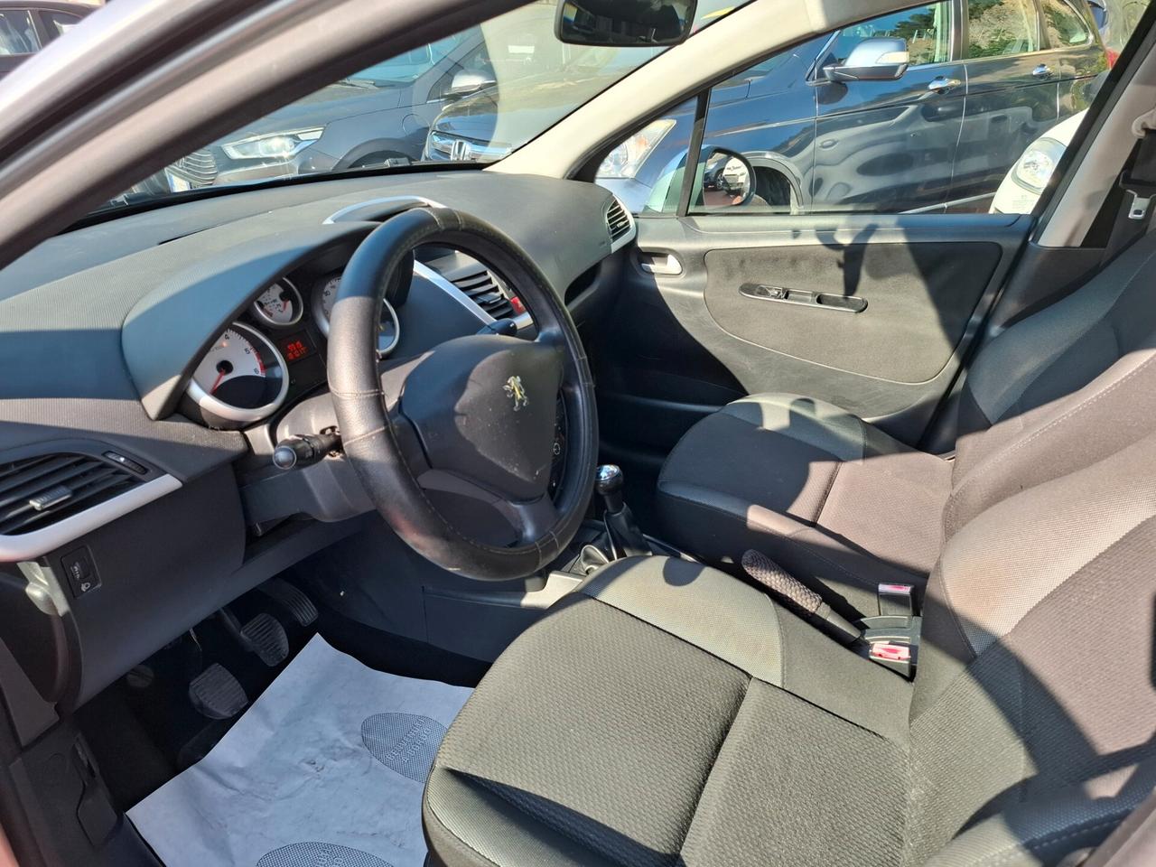 Peugeot 207 1.6 8V HDi 93CV SW X Line
