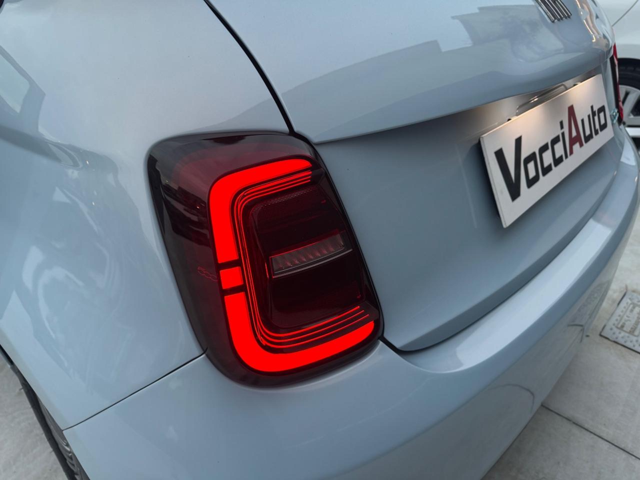 Fiat 500 500e Berlina 42 kWh La Prima
