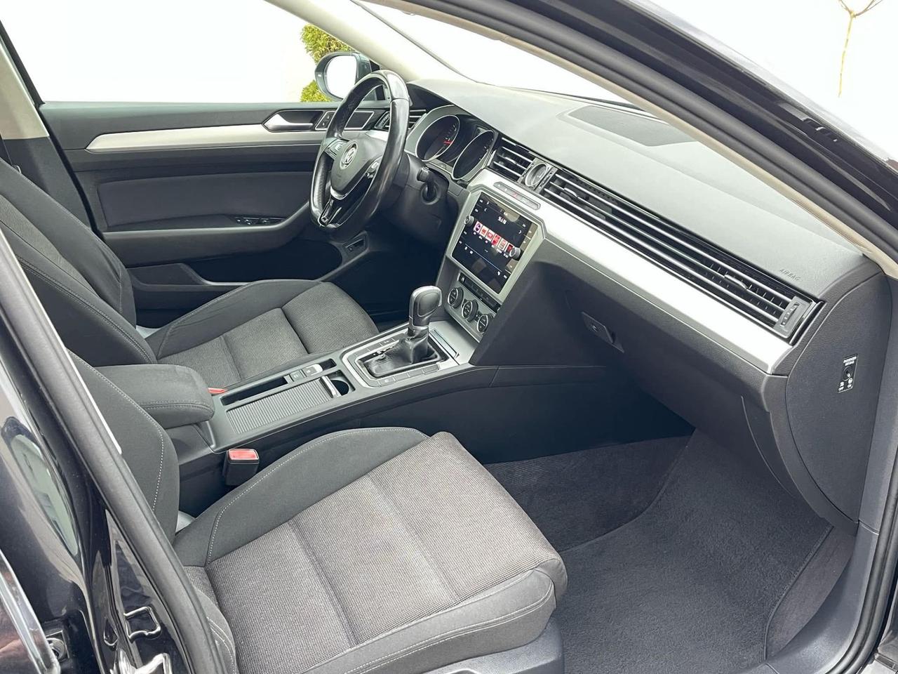 Volkswagen Passat 1.6 TDI 120CV NEOPATENTATI DSG EUR6