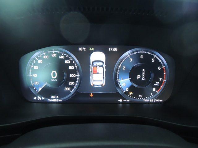 VOLVO XC40 T3 Geartronic Momentum