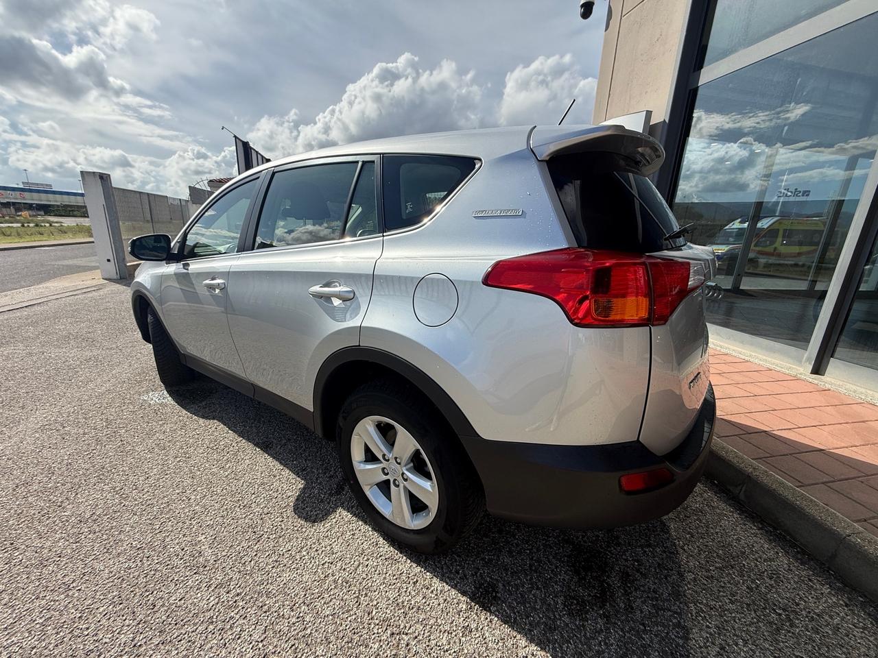 Toyota RAV 4 RAV4 2.0 D-4D 2WD Active my14"