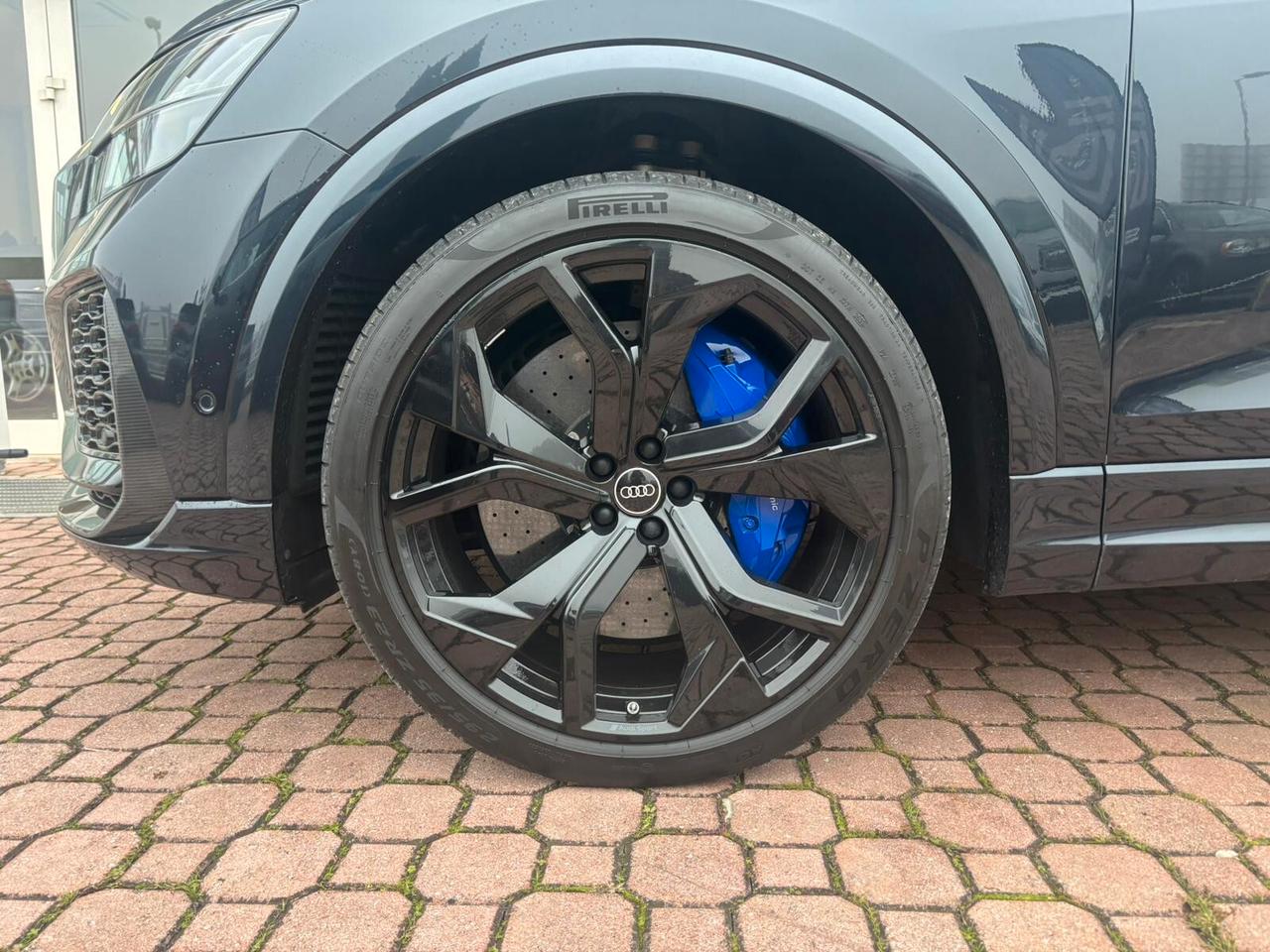 Audi Q8 RS TFSI V8 quattro tiptronic