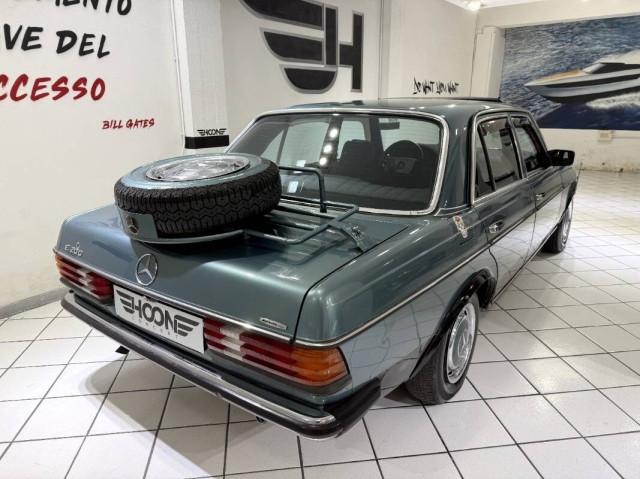 Mercedes Classe E - W123 Berlina 200