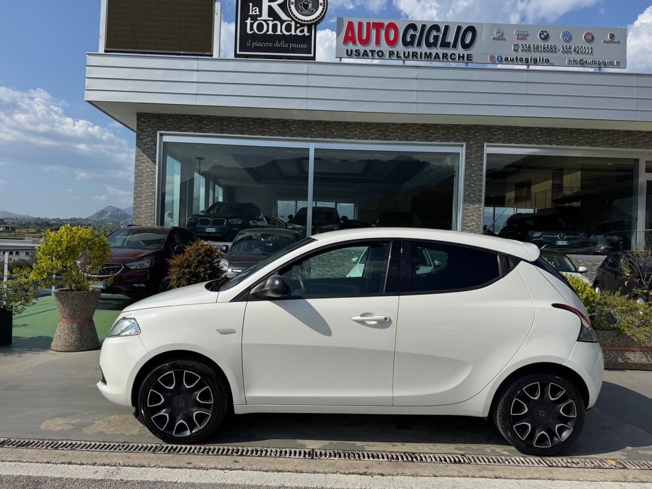 Lancia Ypsilon 1.3 MJT 16V 95 CV 5 porte S&S MOMO DESIGNE