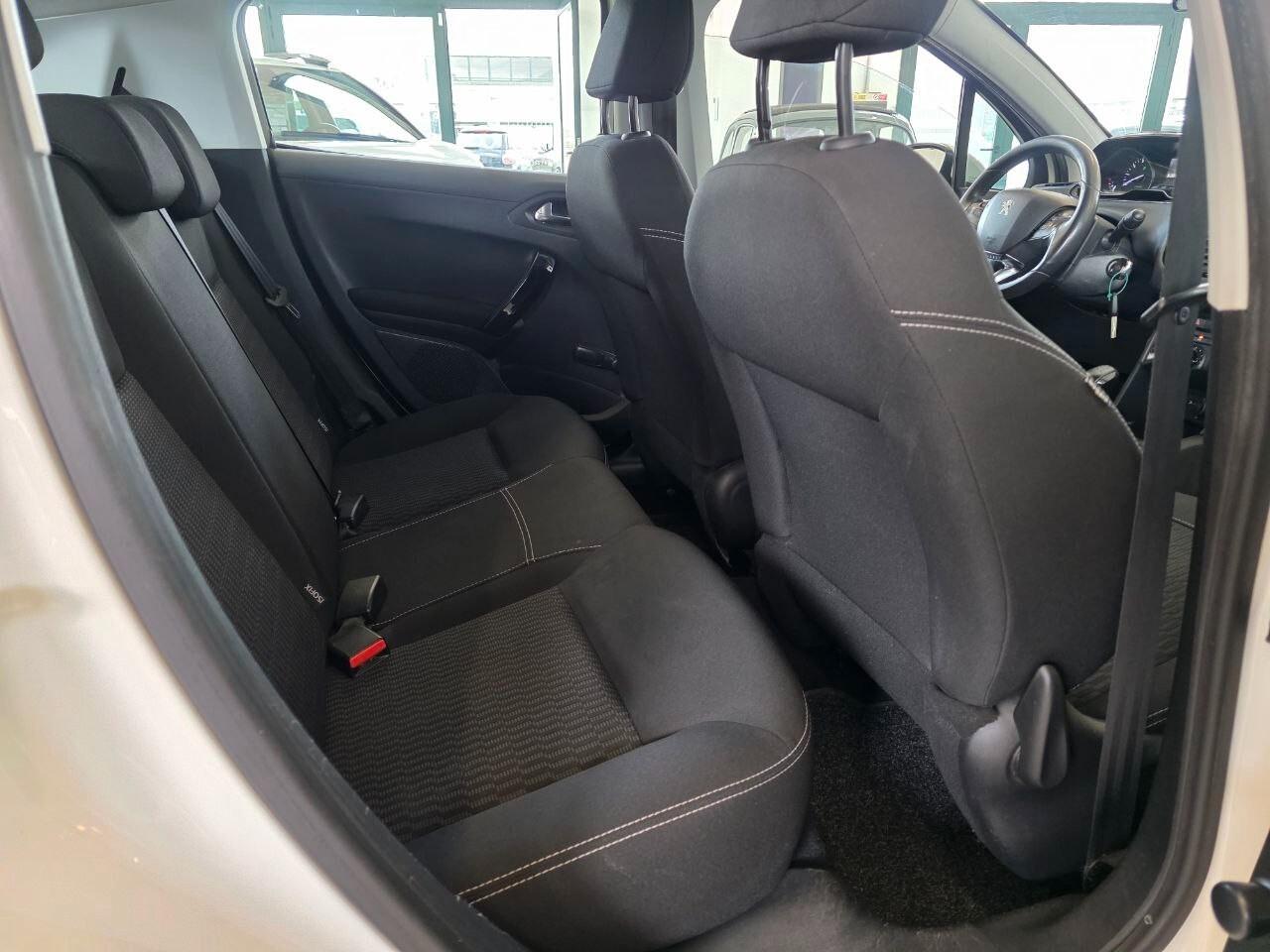 Peugeot 208 PureTech 82 5p. GPL Allure