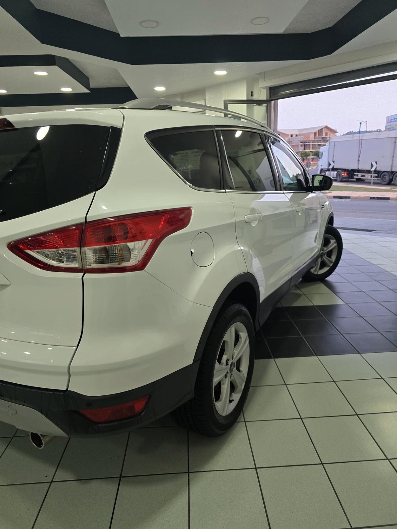 Ford Kuga 2.0 TDCI 120 CV S&S 2WD Titanium