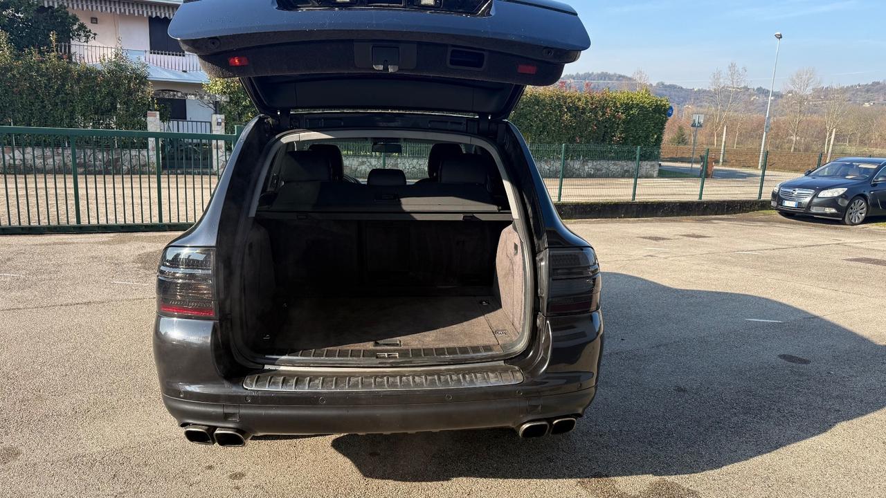 Porsche Cayenne 4.5 cat Turbo