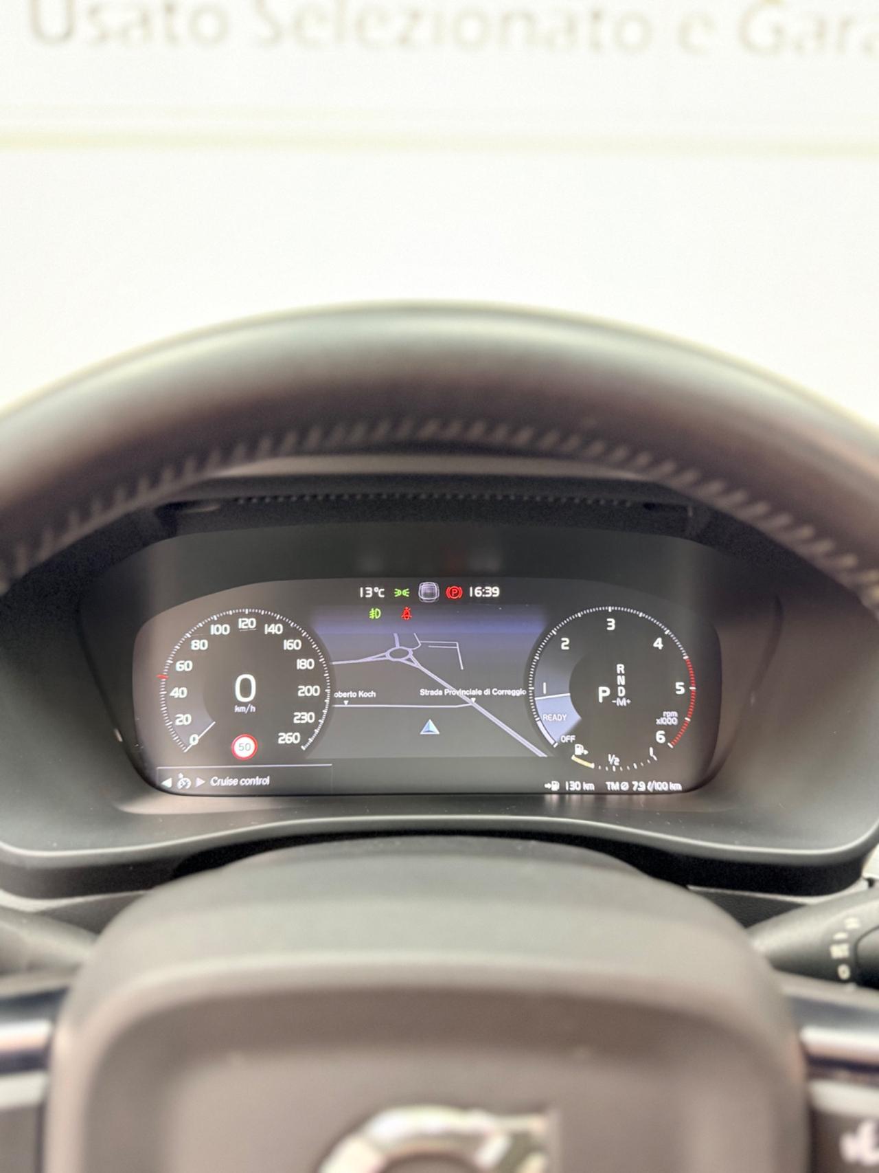 Volvo XC40 D4 2.0 190 CV AWD Geartronic Momentum 03/2018 EURO 6B