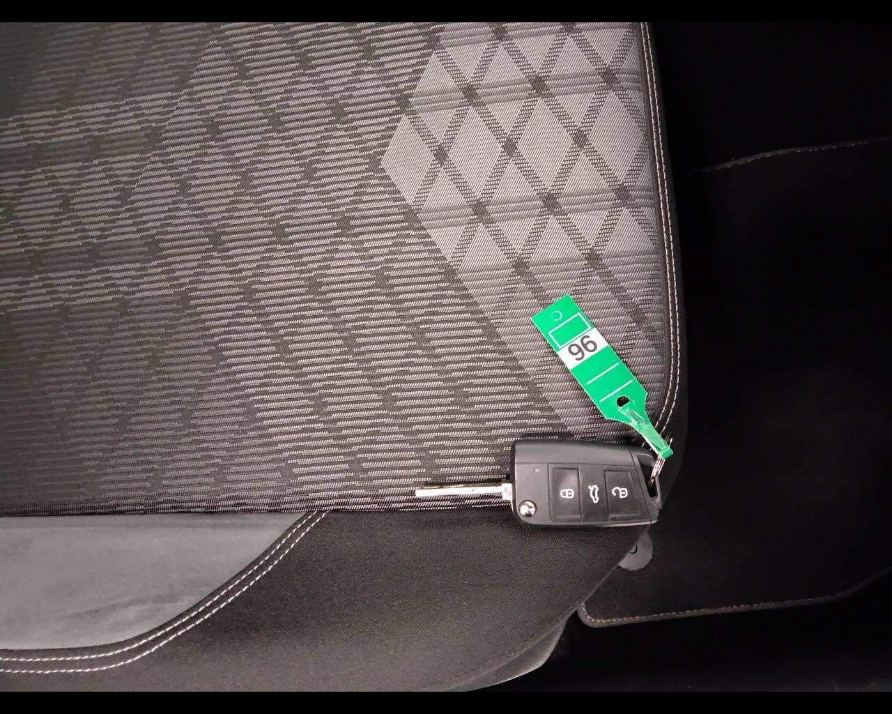 VOLKSWAGEN Taigo - Taigo 1.0 tsi R-Line 115cv