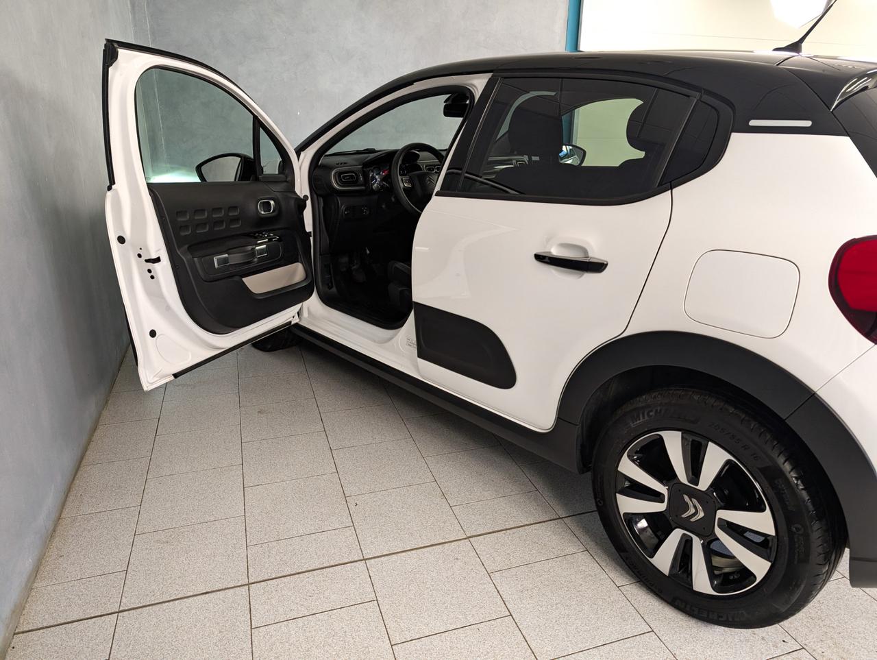 Citroen C3 1.2 puretech 83cv Shine
