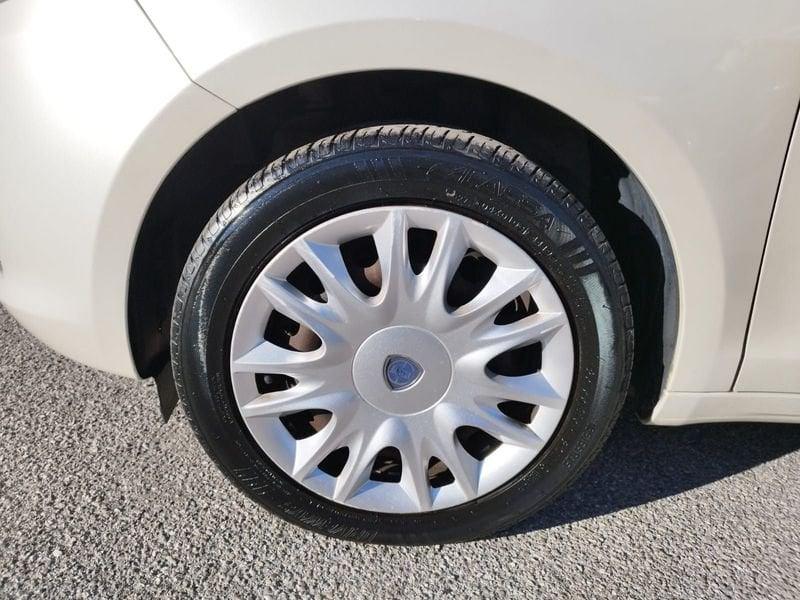 Lancia Ypsilon Ypsilon 1.2 69 CV 5 porte S&S Silver