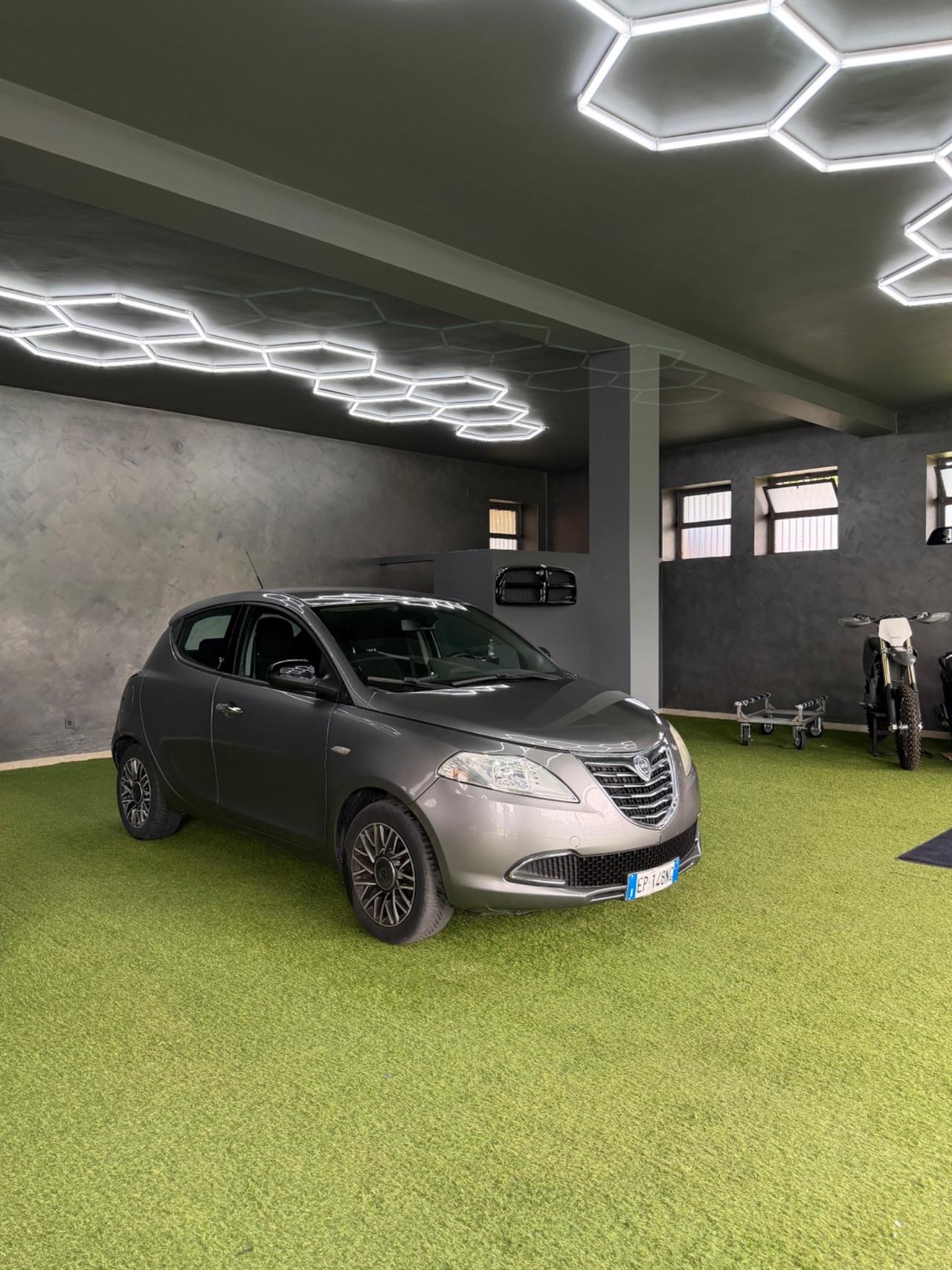 Lancia Ypsilon 1.2 Benz 69 CV