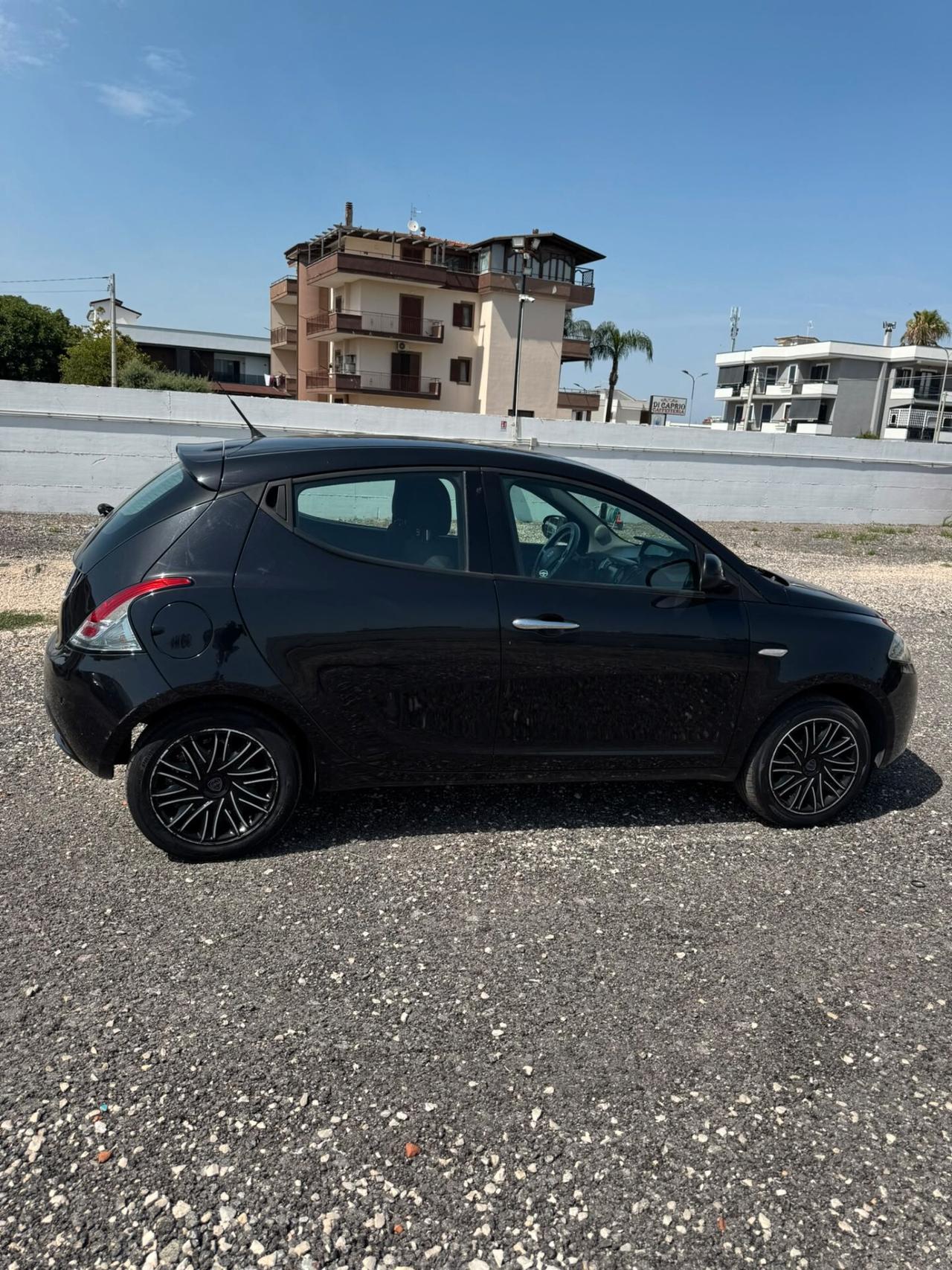 Lancia Ypsilon 1.2 69 CV 5 porte S&S Gold
