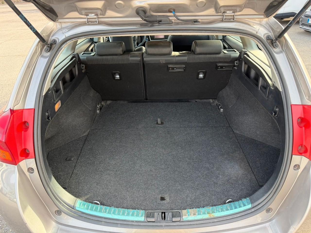Toyota Auris Touring Sports 1.8 Hybrid Lounge