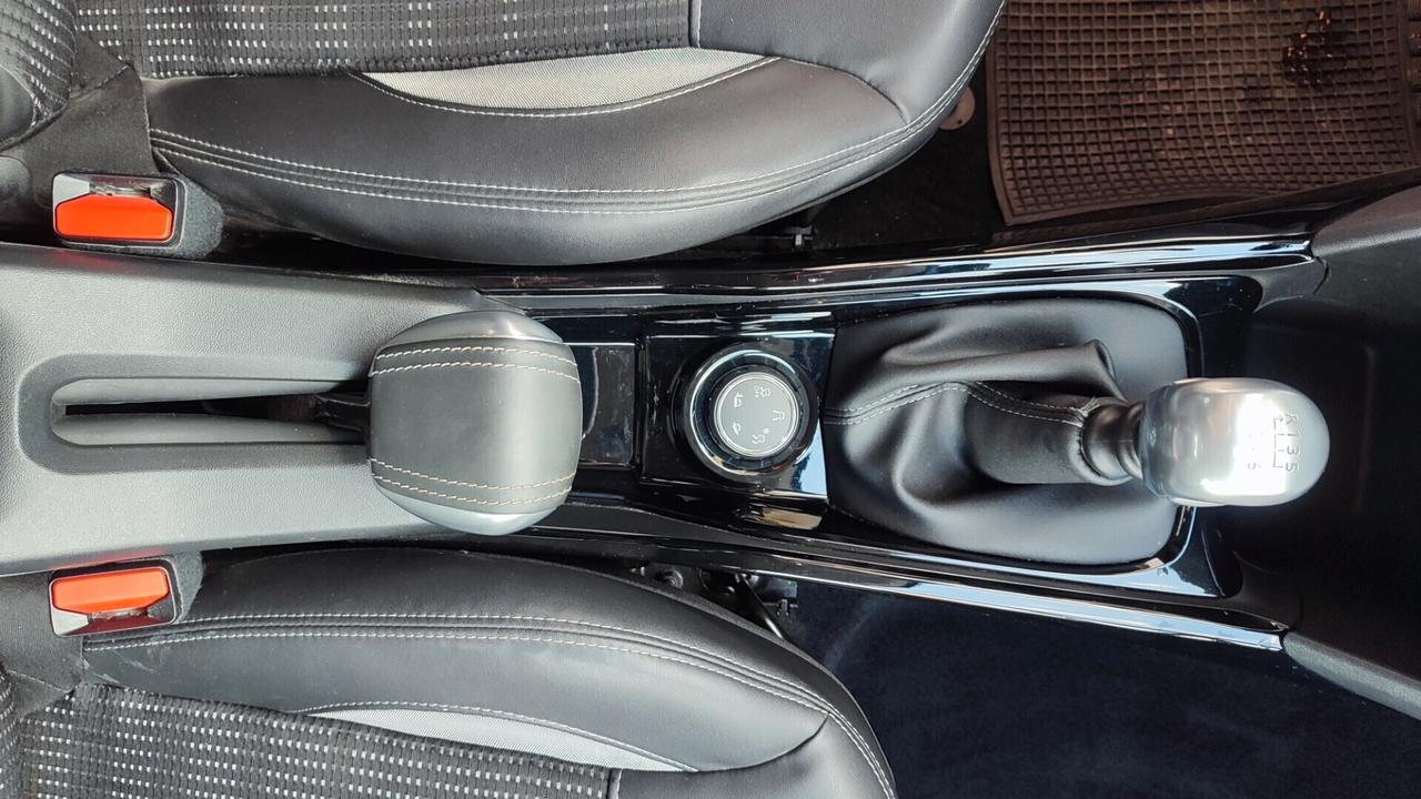 Peugeot 2008 1.6 e-HDi 115 CV Stop&Start Allure