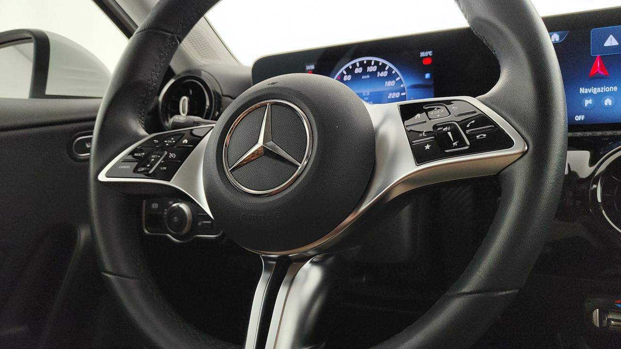 Mercedes-Benz A 180 d Advanced auto