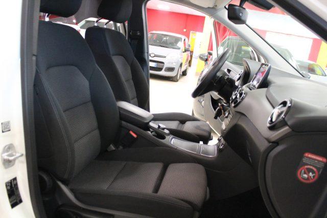 MERCEDES-BENZ B 180 d AUT.-NAVI-CAMERA-ECC... "OK NEOPATENTATI"