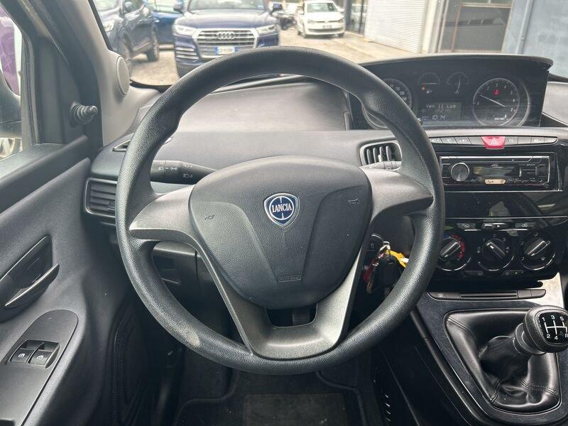 Lancia Ypsilon 1.2 69 CV 5 porte Mya