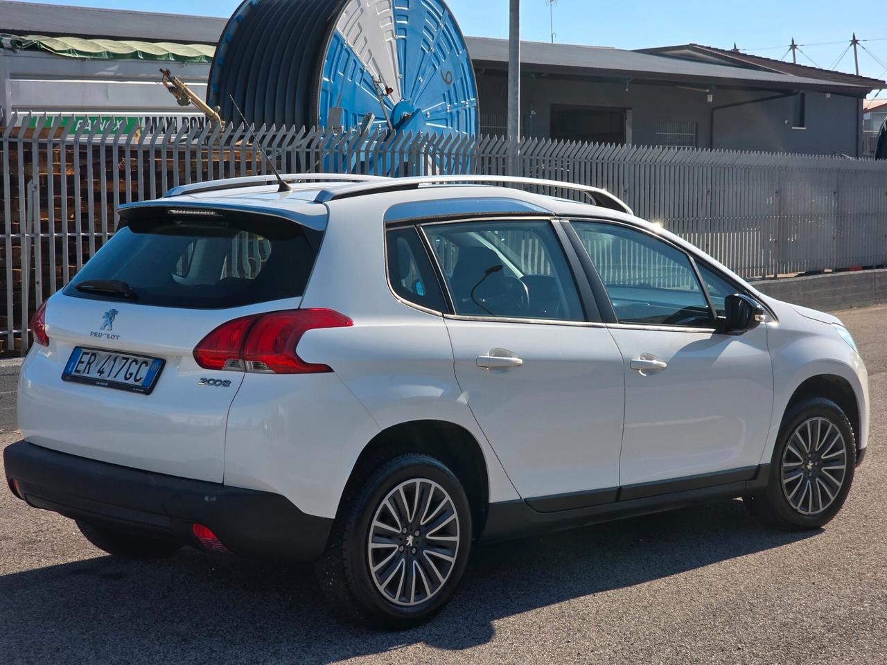 Peugeot 2008 1.2 VTi 82CV Allure