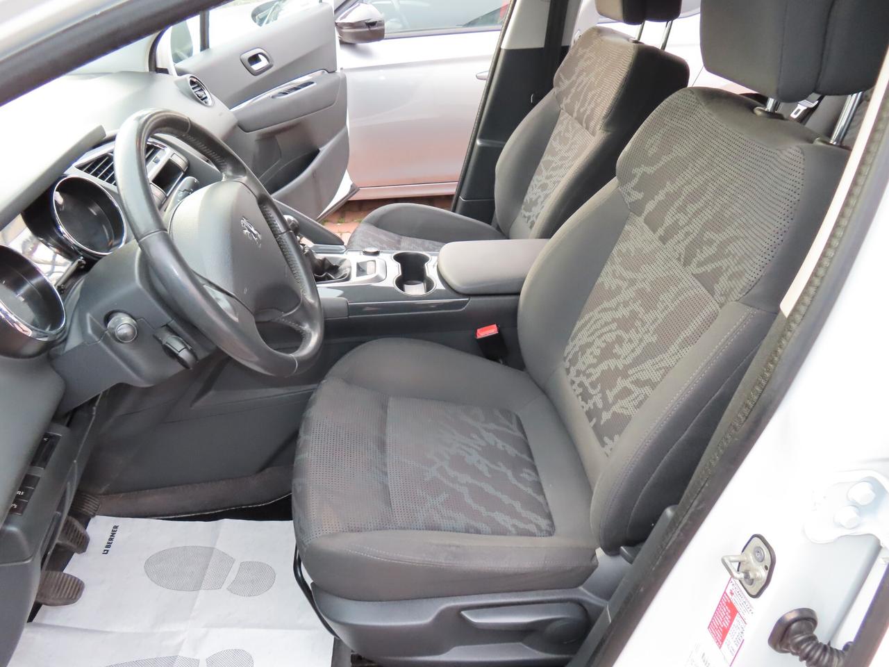 Peugeot 3008 1.6 HDi 115CV Allure FULL