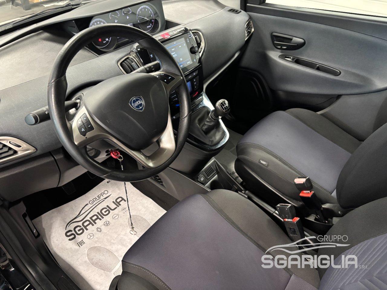 Lancia Ypsilon 1.0 Benzina Hybrid Ecochic Gold 5 Porte