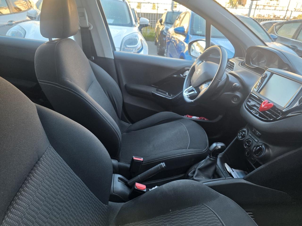 Peugeot 208 PureTech 82 5 porte Allure