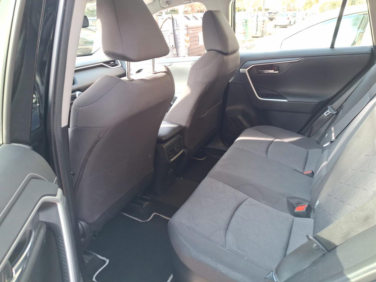 Toyota RAV 4 2.5 HV 2WD-i Business NO OBBL. FINANZ.