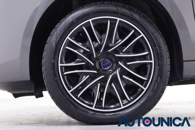 LANCIA Ypsilon 1.2 69 CV 5 PORTE GPL ECOCHIC ELEFANTINO BLU