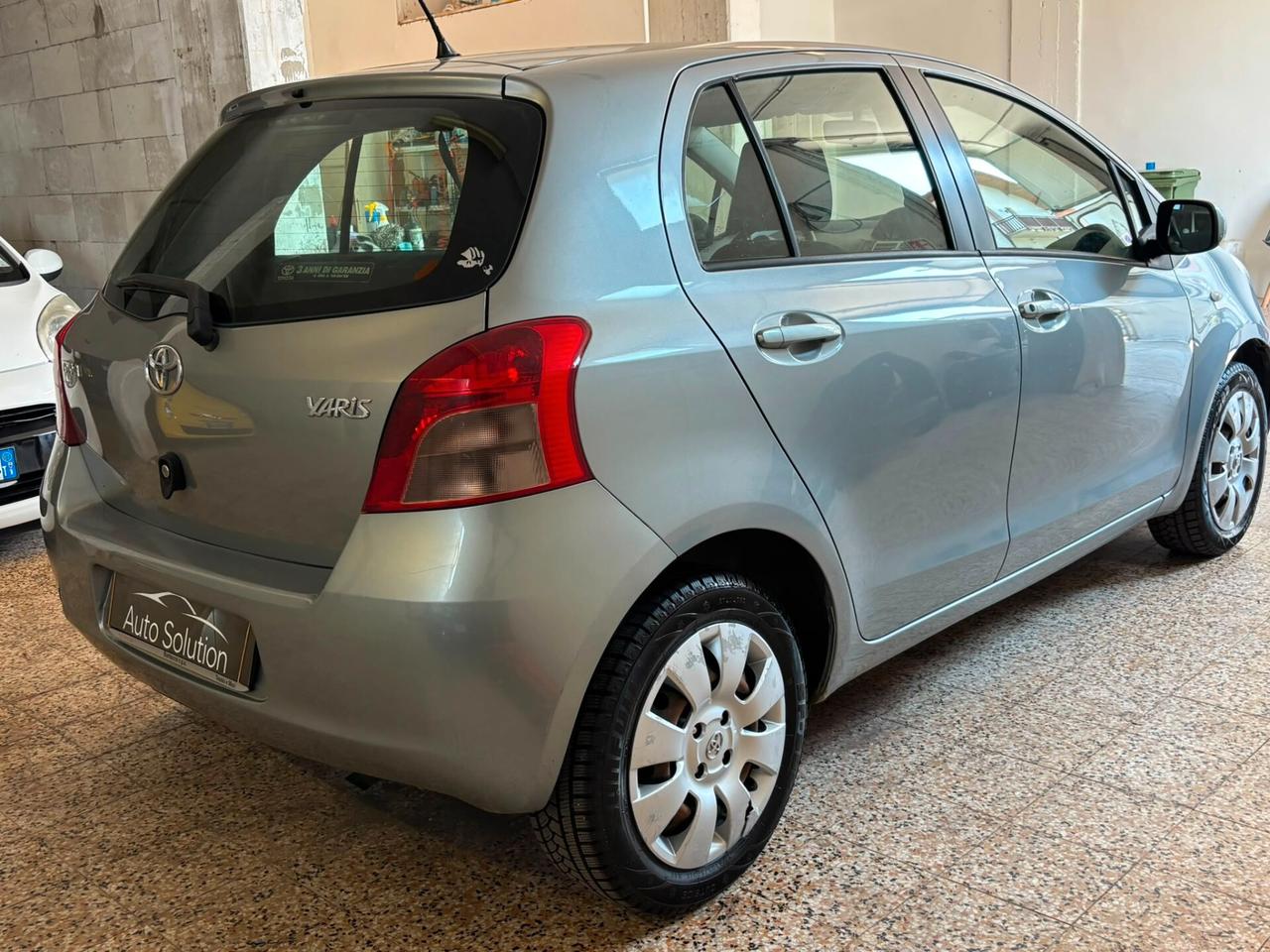 Toyota Yaris 1.0 5 porte Sol