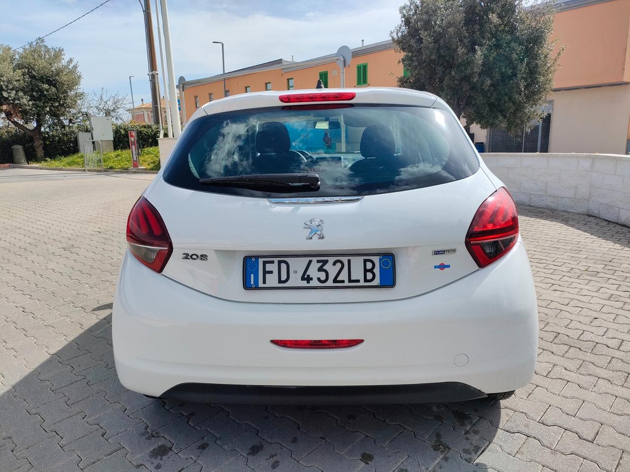 Peugeot 208 OK NEOPATENTATI