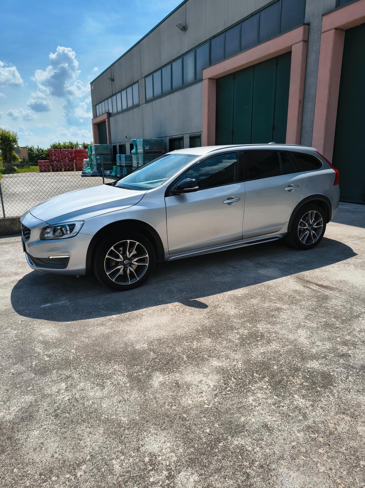 Volvo V60 Cross Country D3 Momentum